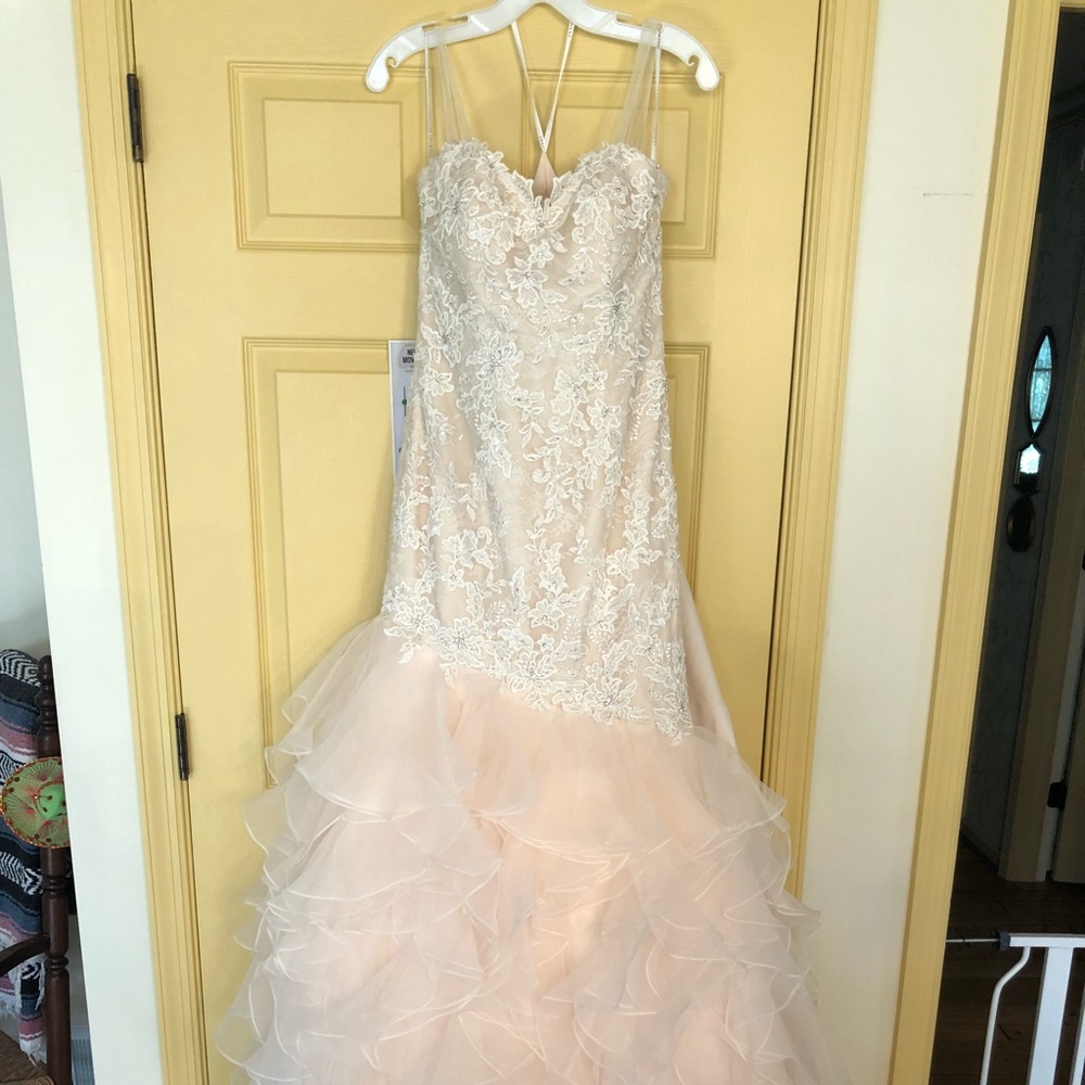 Custom made wedding dress - Never worn